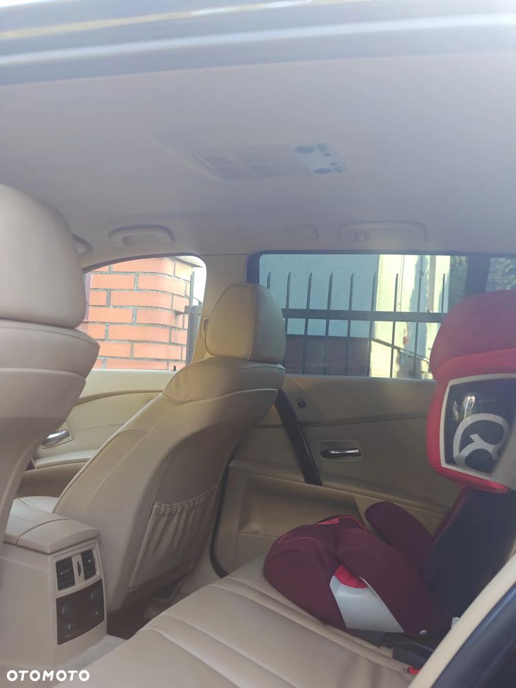 BMW Seria 5 523i - 12