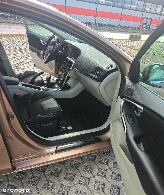 Volvo V40 T3 Momentum - 8