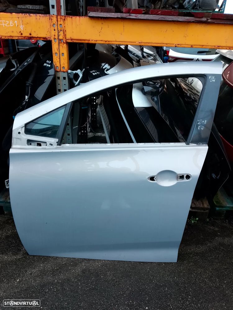 PORTA FRENTE ESQUERDA RENAULT ZOE