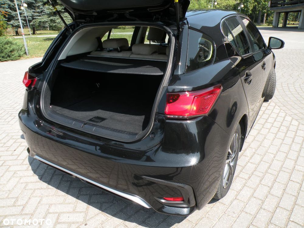 Lexus CT 200h Prestige - 4