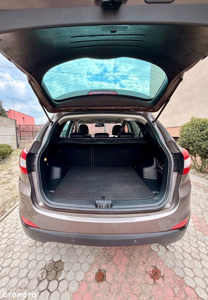 Hyundai ix35 1.7 CRDi 2WD blue Finale Gold - 13