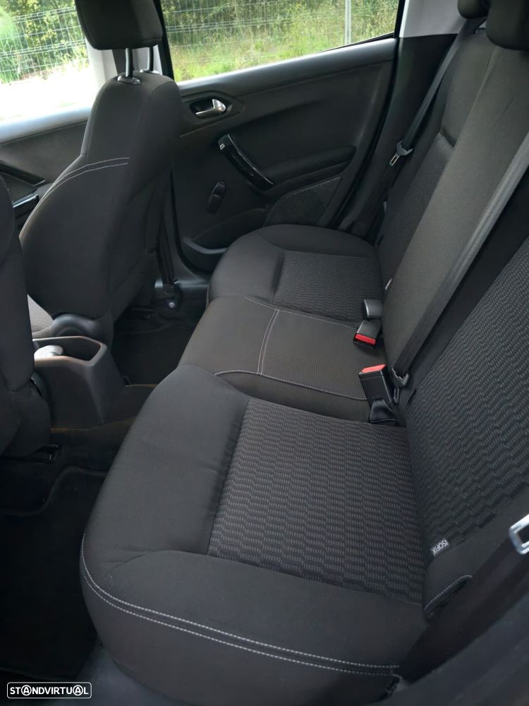 Peugeot 208 1.2 PureTech Style - 11