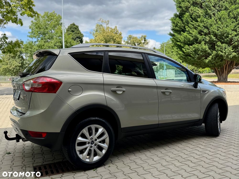 Ford Kuga 2.0 TDCi 4x4 Titanium - 9