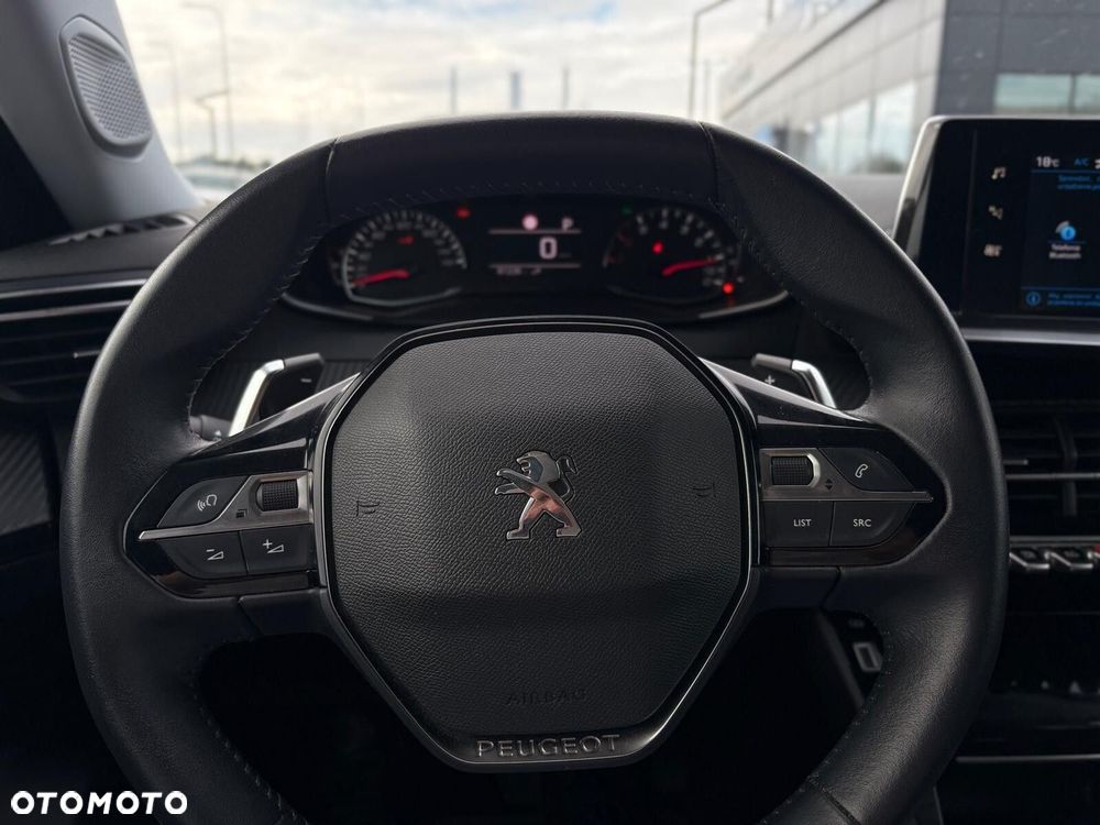 Peugeot 2008 PureTech 130 Allure S&S EAT8 - 11