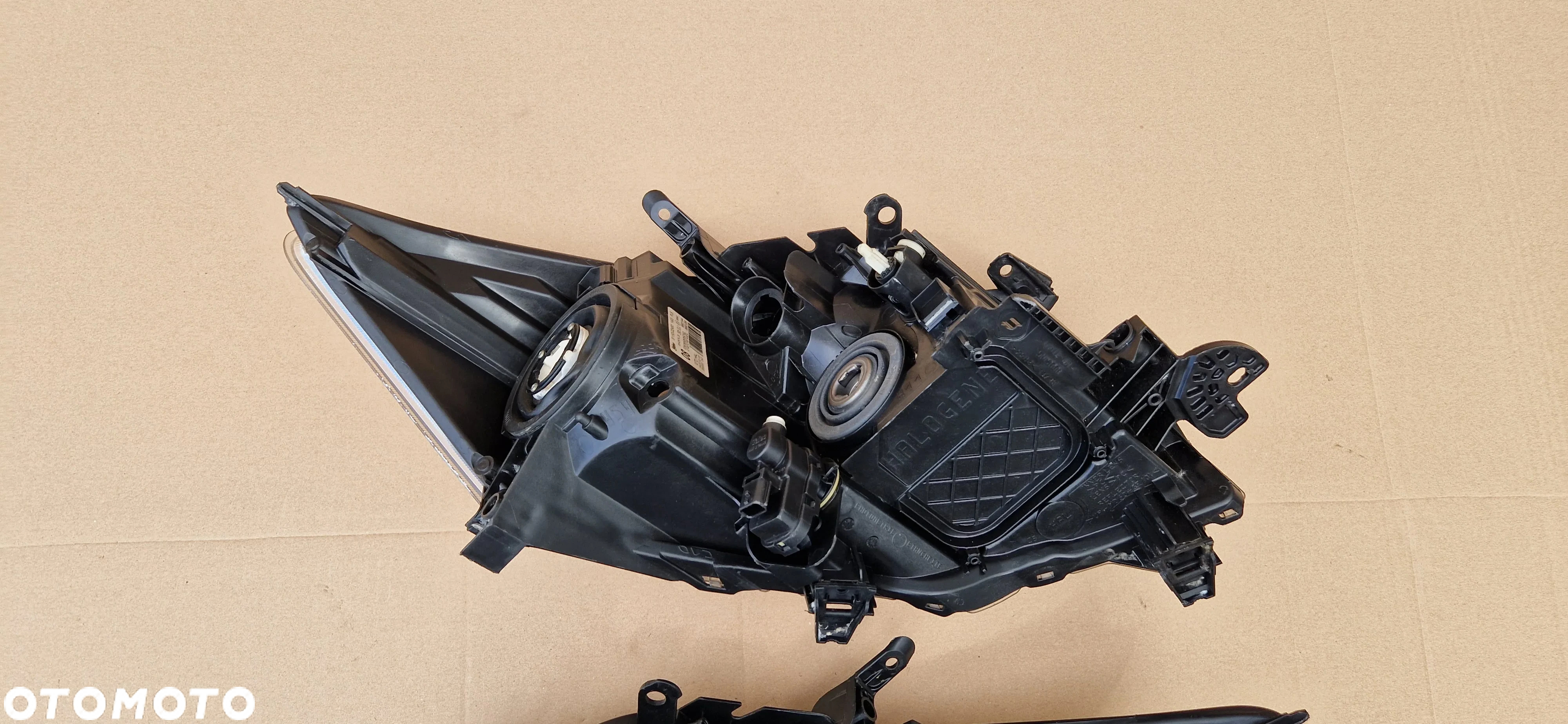 TOYOTA AURIS I LAMPA PRAWA LEWA EUROPA - 7