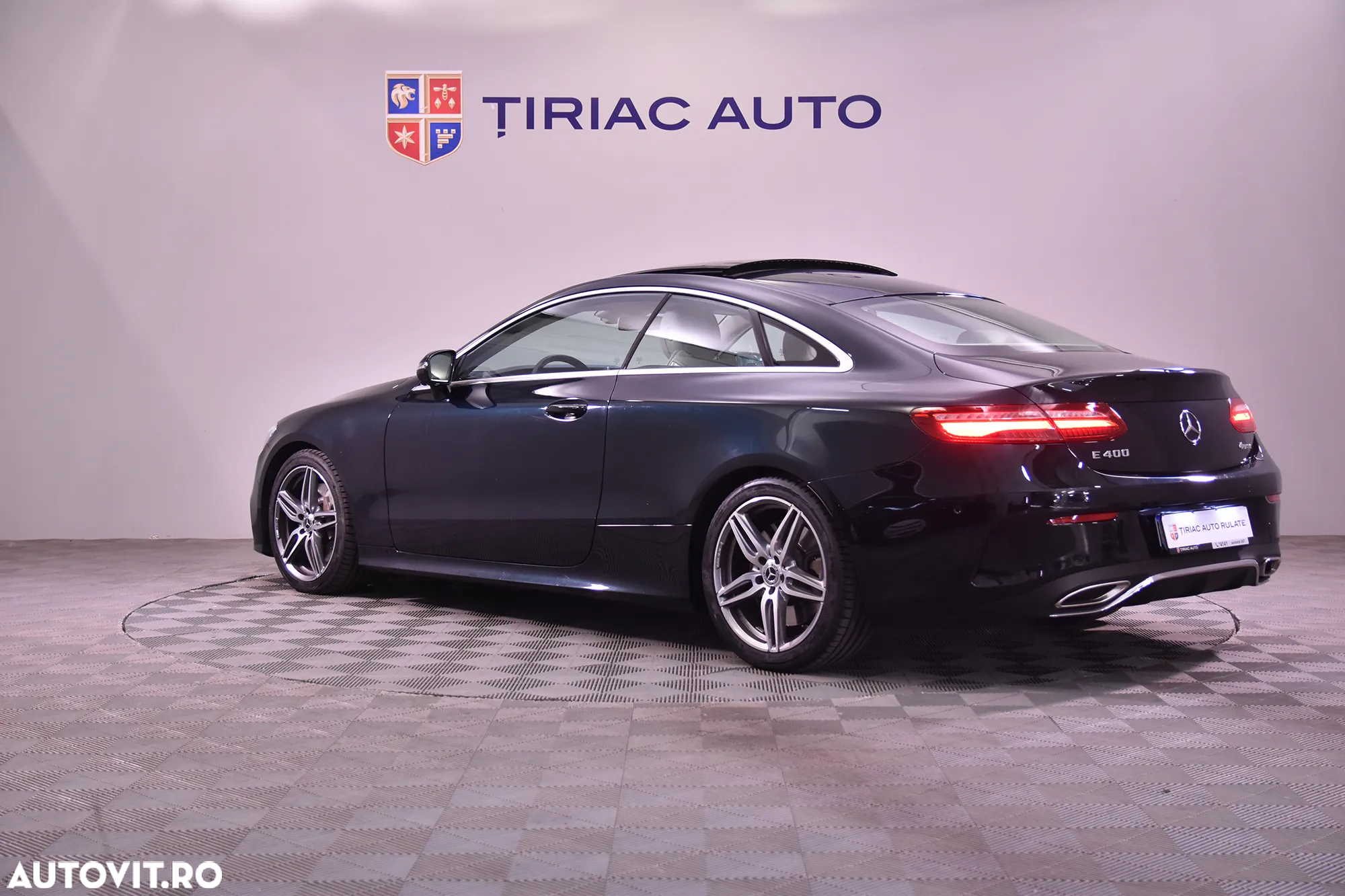 Mercedes-Benz E 400 Coupe 4MATIC Aut. - 3