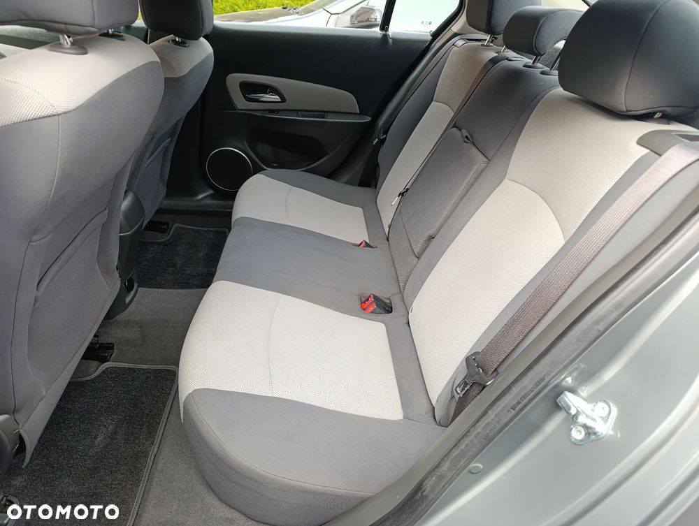 Chevrolet Cruze 1.6 LS - 7