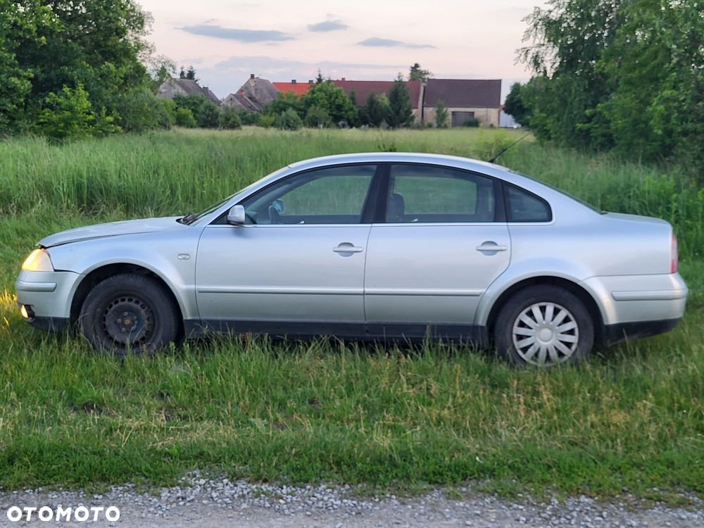 Volkswagen Passat 1.9 TDI Highline - 8