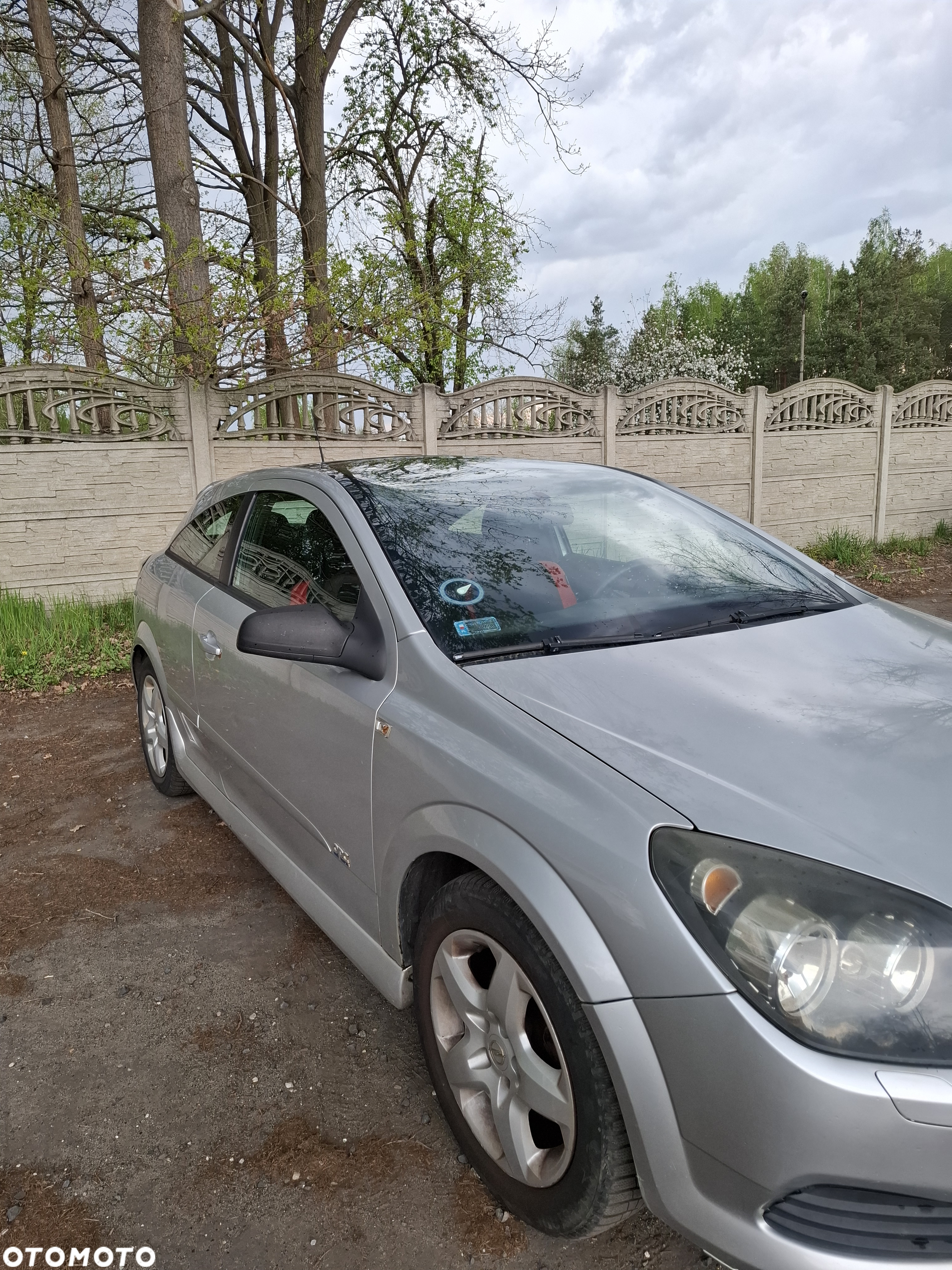 Opel Astra III GTC 1.6 111 - 2