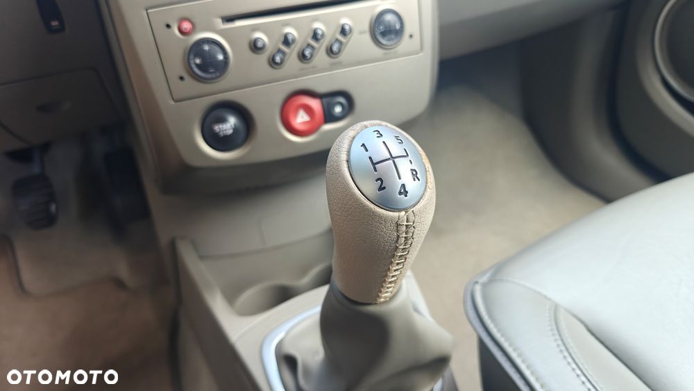 Renault Clio - 23