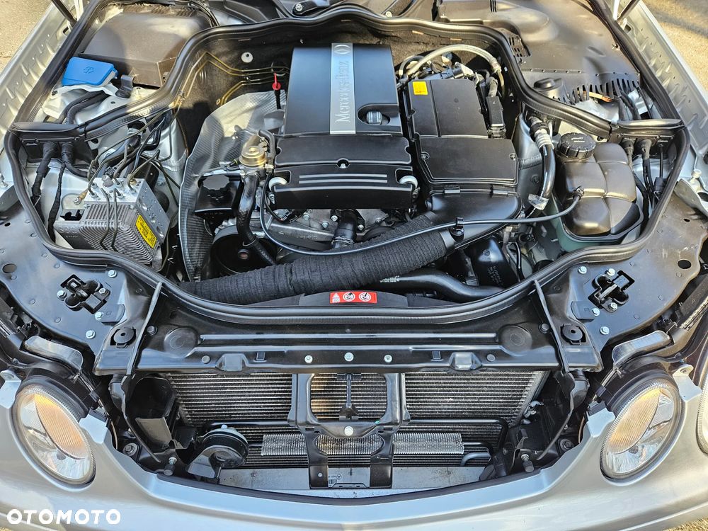 Mercedes-Benz Klasa E 200 Kompressor Classic - 12