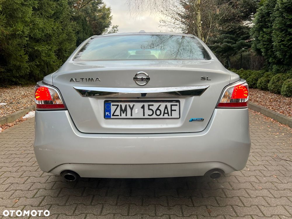 Nissan Altima - 6
