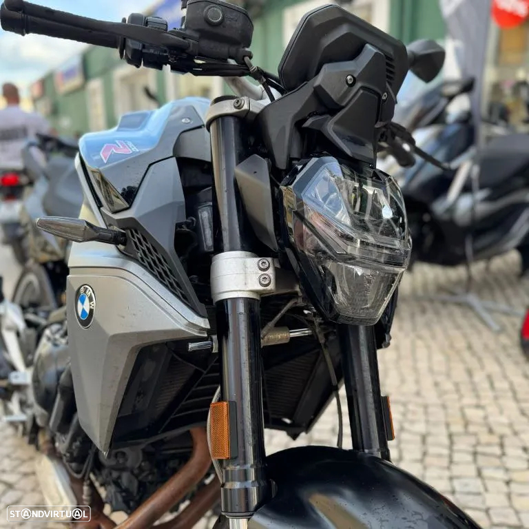 BMW F 900 R - 11