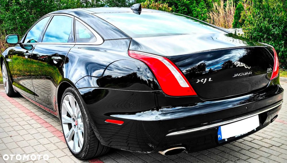 Jaguar XJ 3.0 T AWD LWB Portfolio - 3