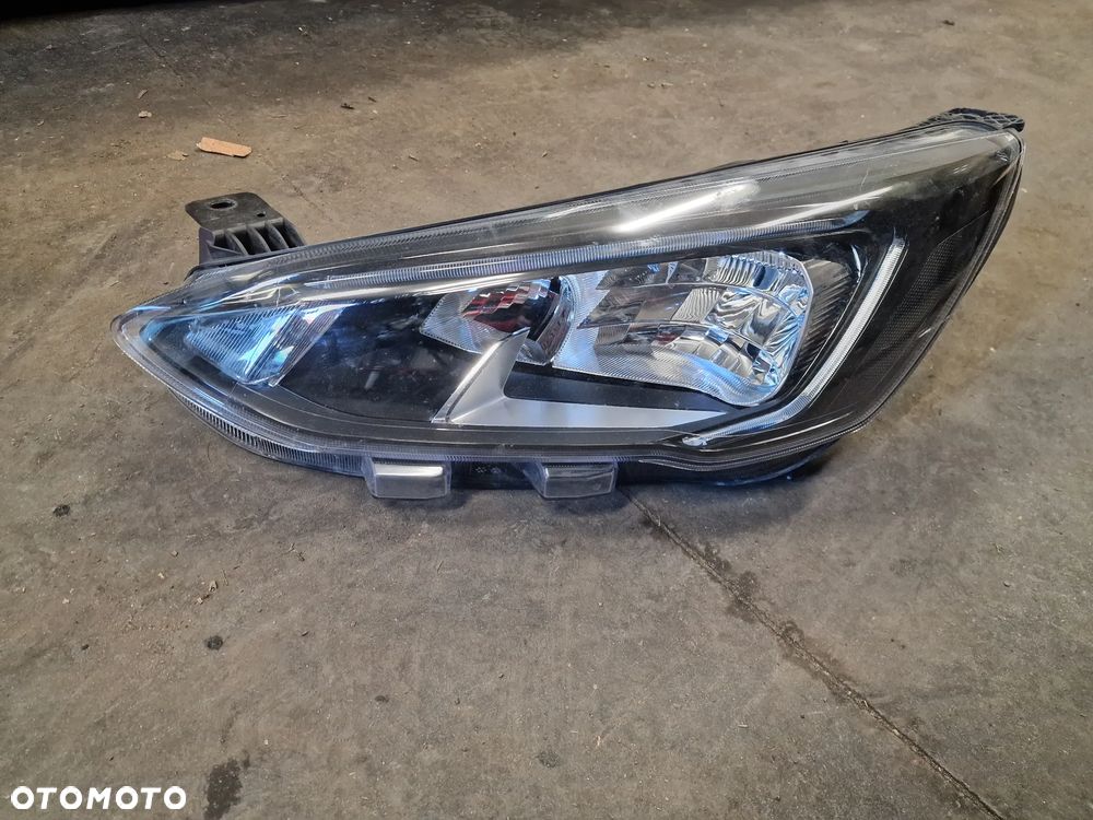 Reflektor  lewy przód  ford  Focus  mk4 MX7B-13E015-CD - 2