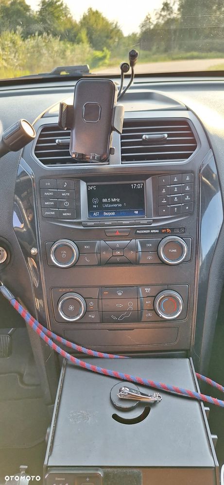 Ford Explorer - 21