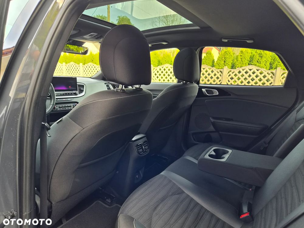 Kia XCeed - 24