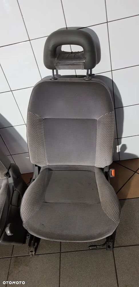 Ford Maverick Terrano II Fotel Prawy Przód - 1