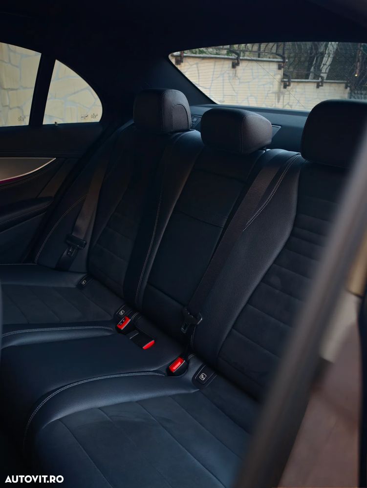 Mercedes-Benz E 220 d 4MATIC Aut. - 22