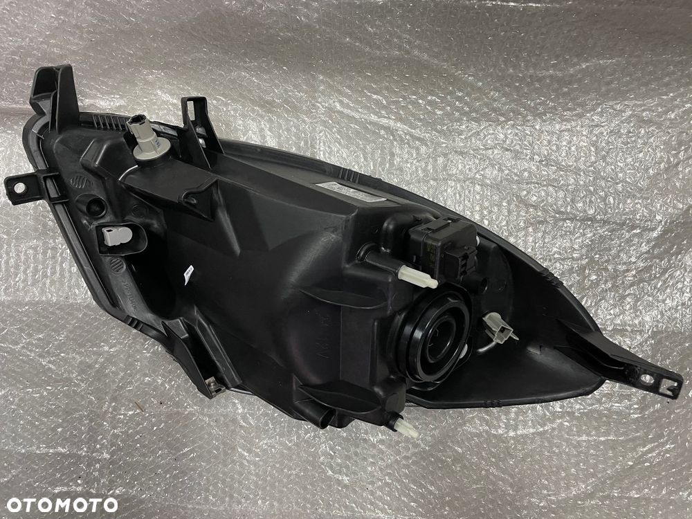 LAMPA PRAWA ZWYKŁA NISSAN NOTE E11 260109U10A - 9