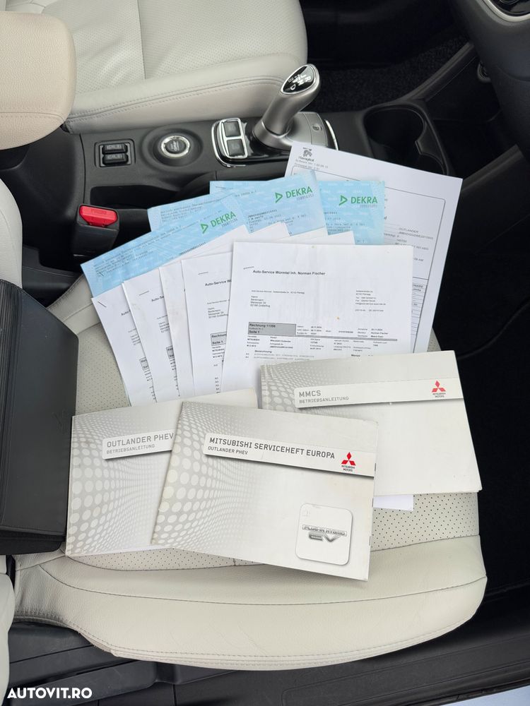 Mitsubishi Outlander 2.0 4WD Top - 34