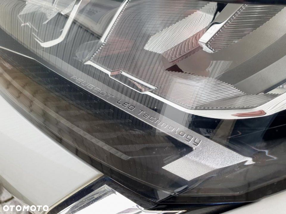 Peugeot 308 - 40