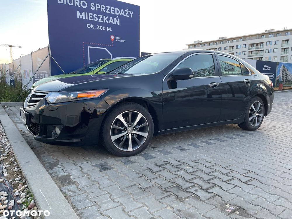 Honda Accord 2.0 Executive Nav - 1