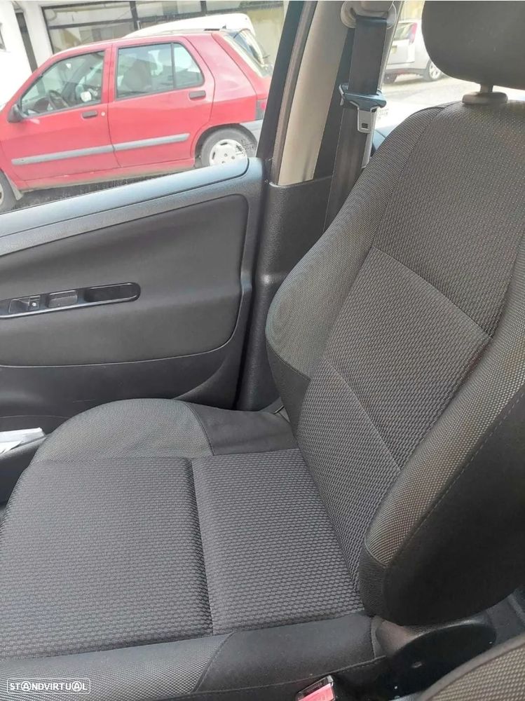 Peugeot 207 1.4 HDi Premium - 8