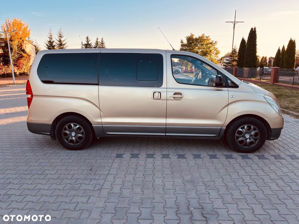 Hyundai H-1 Starex - 7
