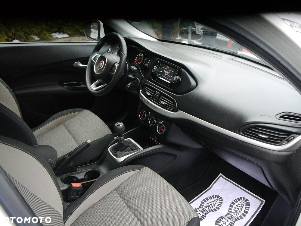 Fiat Tipo 1.6 MultiJet 16v Lounge - 22