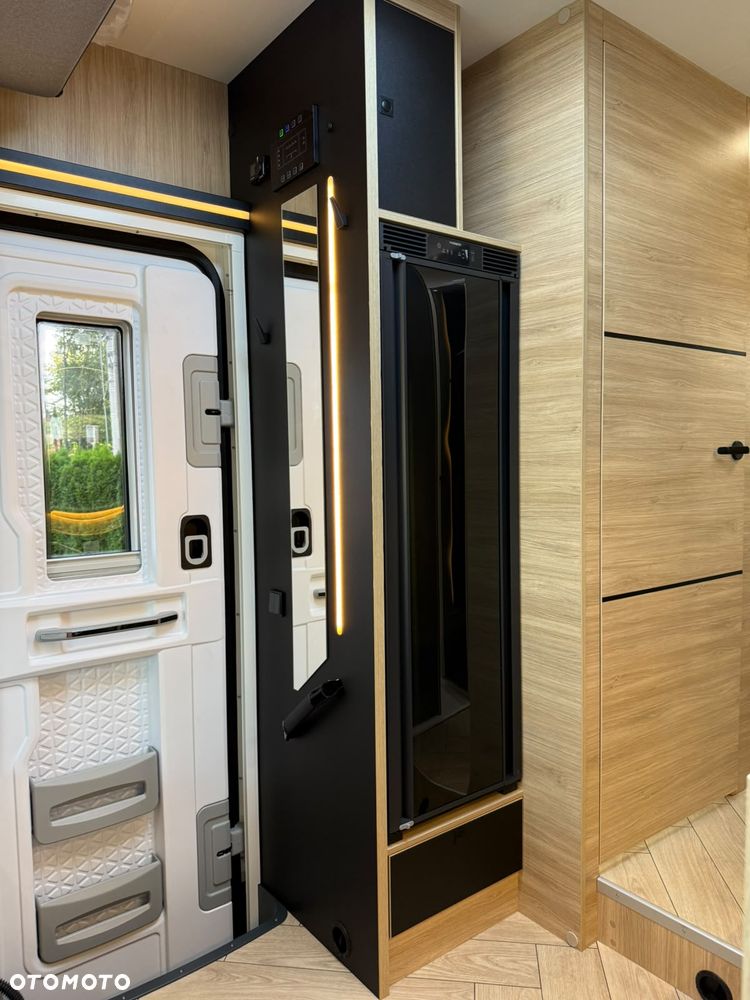 Ford Chausson 720 Titanium Line - 29