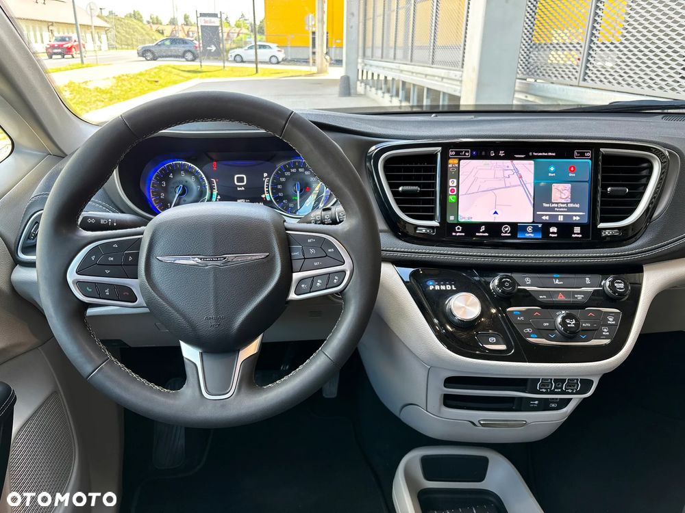 Chrysler Pacifica - 21