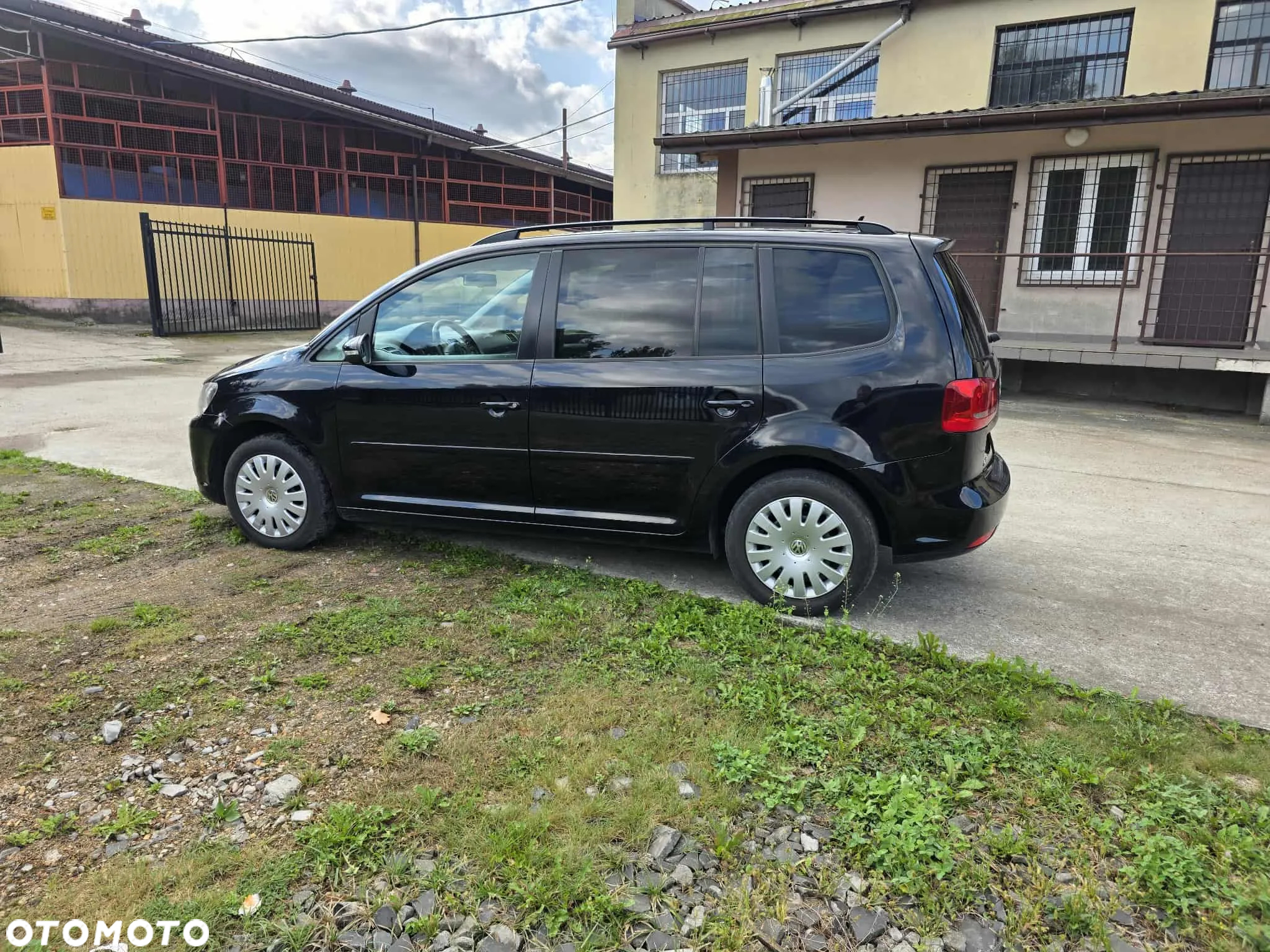 Volkswagen Touran - 3