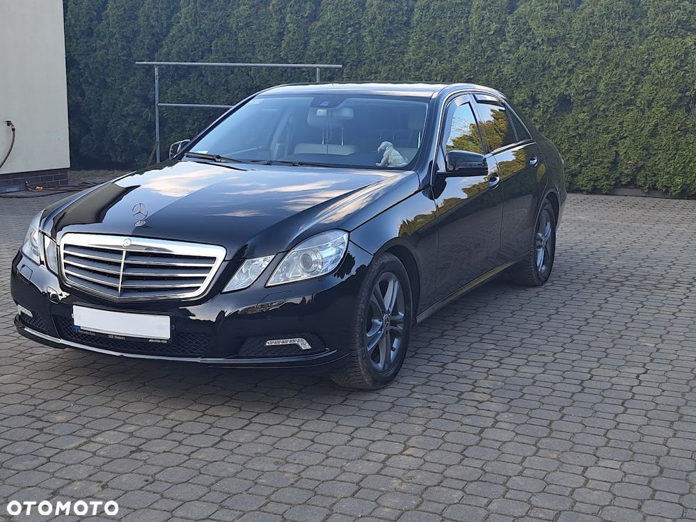 Mercedes-Benz Klasa E 250 CGI BlueEffICIENCY Avantgarde - 3