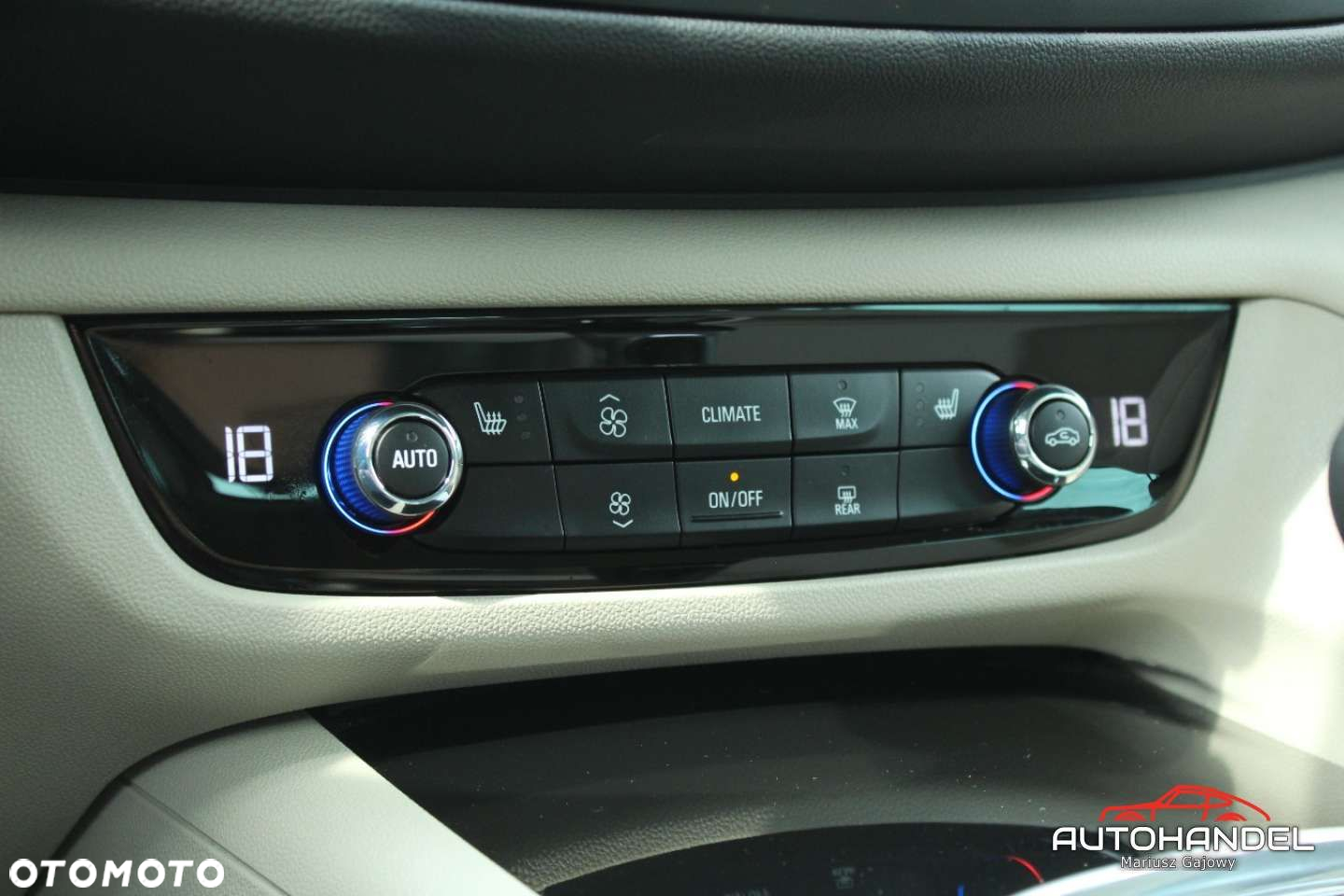 Opel Insignia - 21