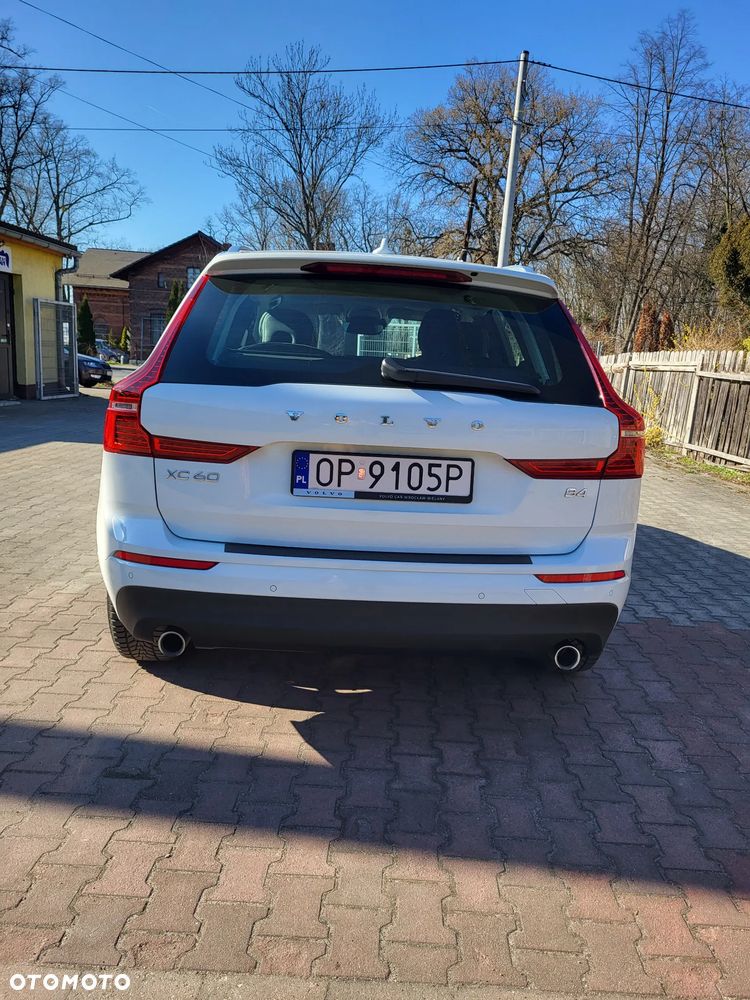 Volvo XC 60 T4 Momentum - 9