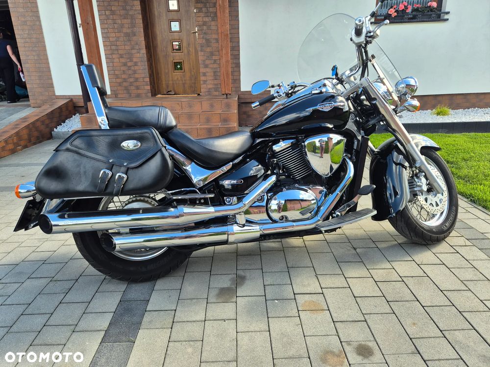 Suzuki Intruder - 1