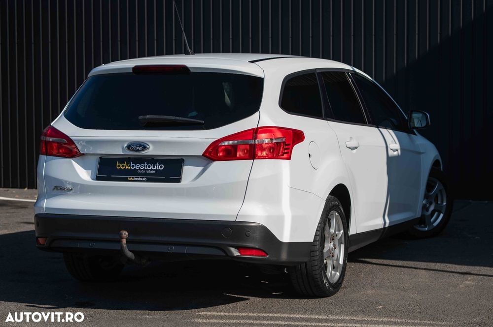 Ford Focus 1.5 TDCi Powershift Titanium - 24