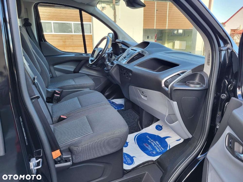 Ford Tourneo Custom - 34