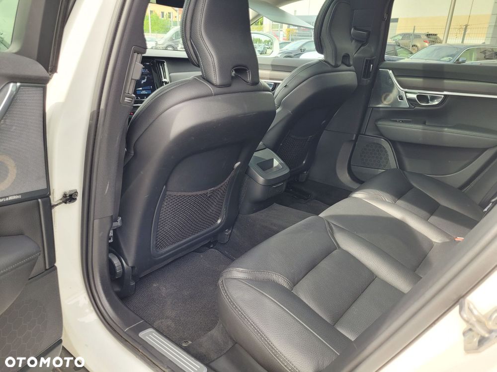 Volvo V90 Cross Country - 25