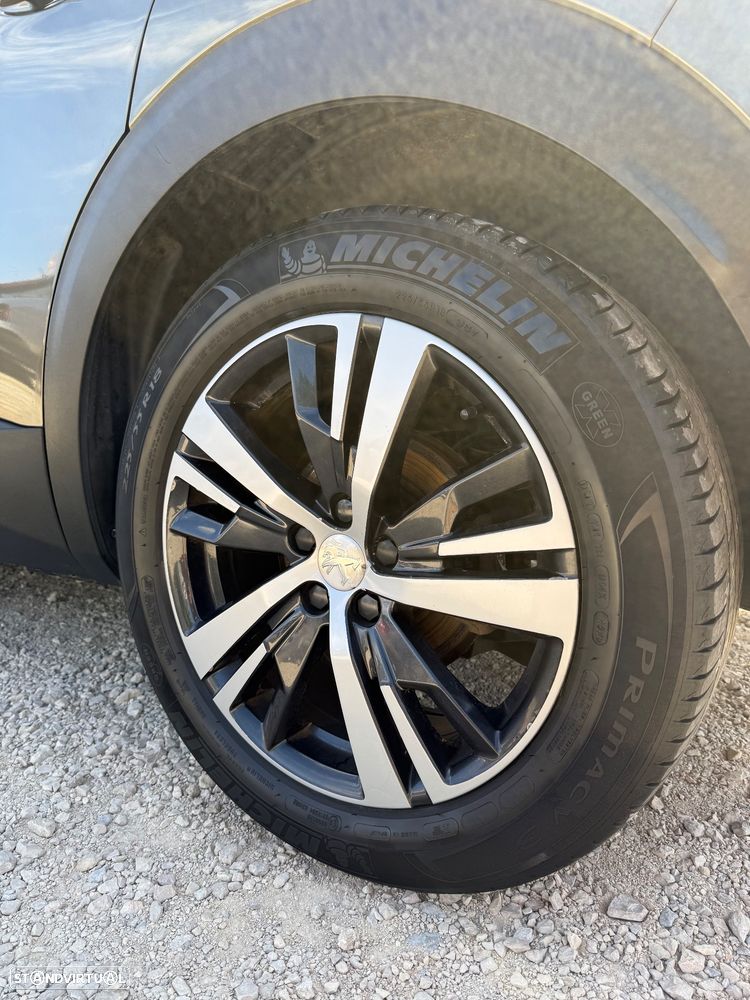 Peugeot 3008 PureTech 130 Stop & Start GPF EAT8 Allure - 12