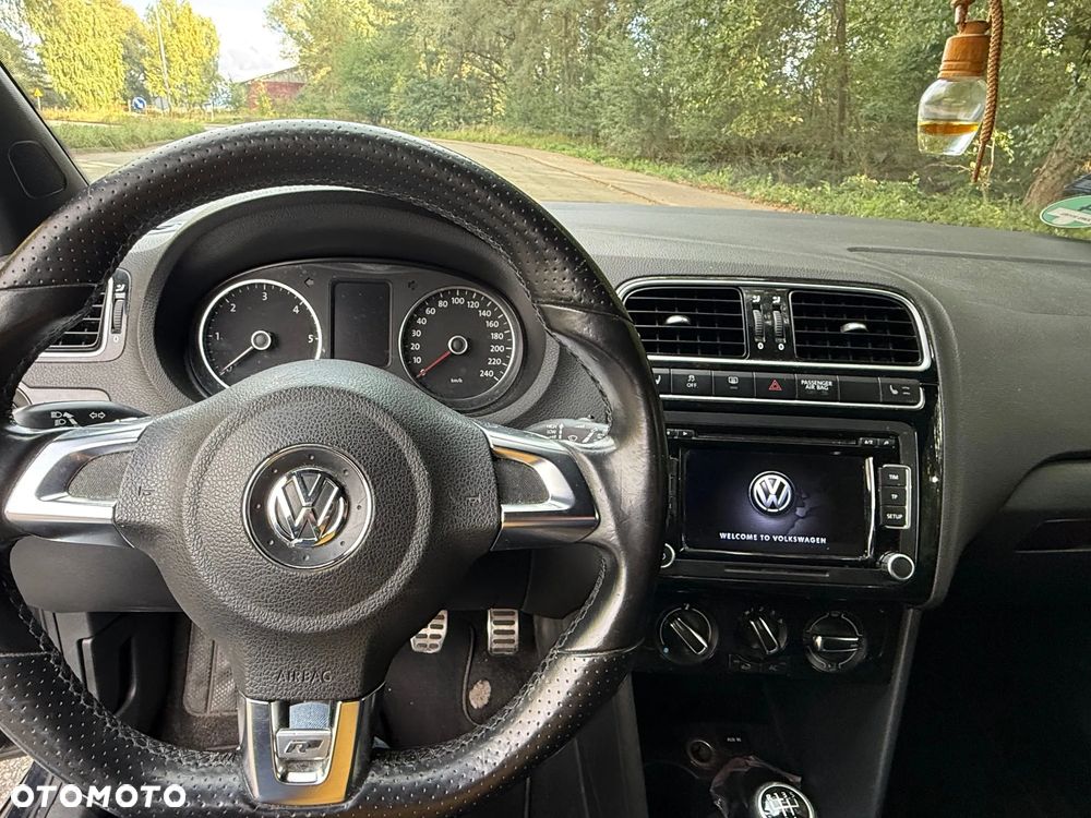 Volkswagen Polo 1.6 TDI Highline - 26