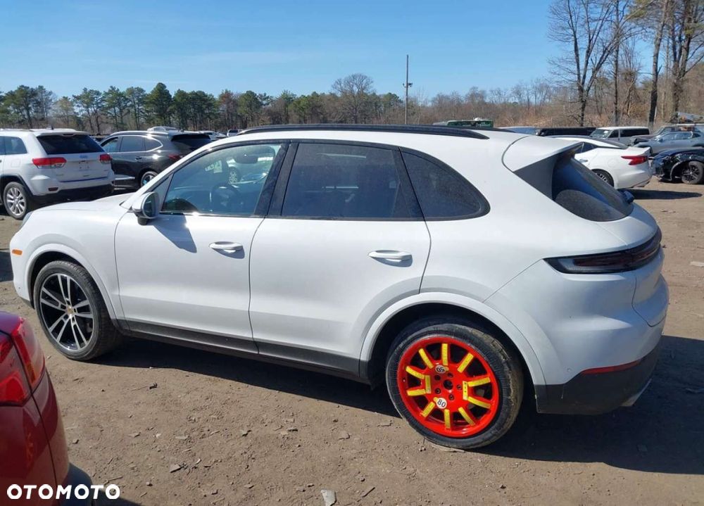 Porsche Cayenne - 4