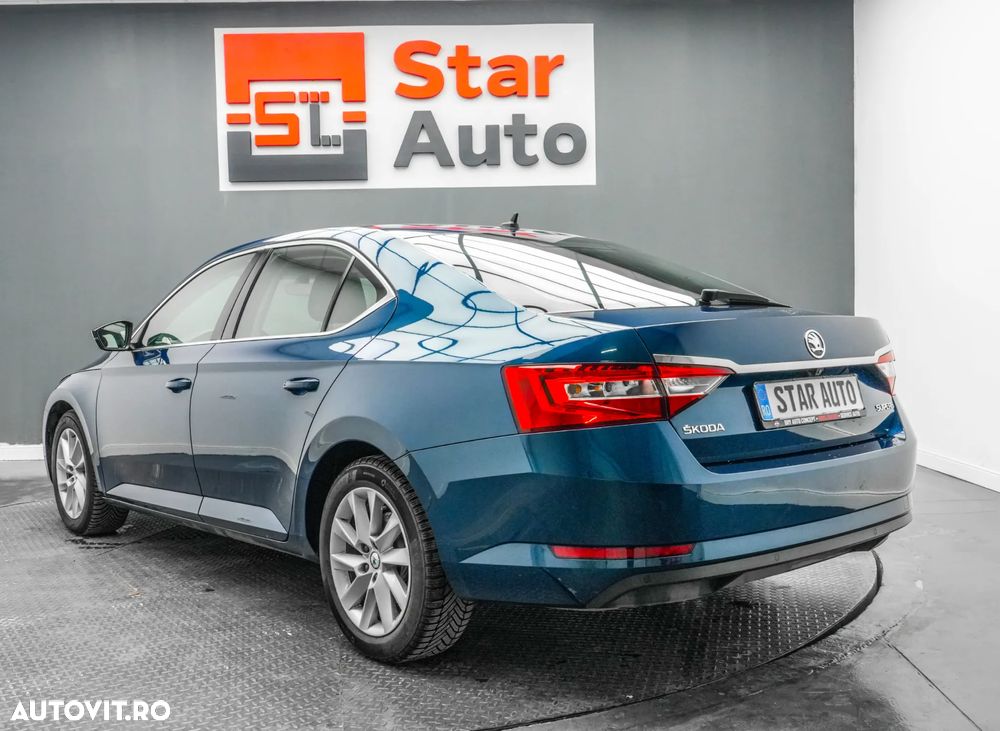 Skoda Superb 2.0 TDI DSG Style - 4