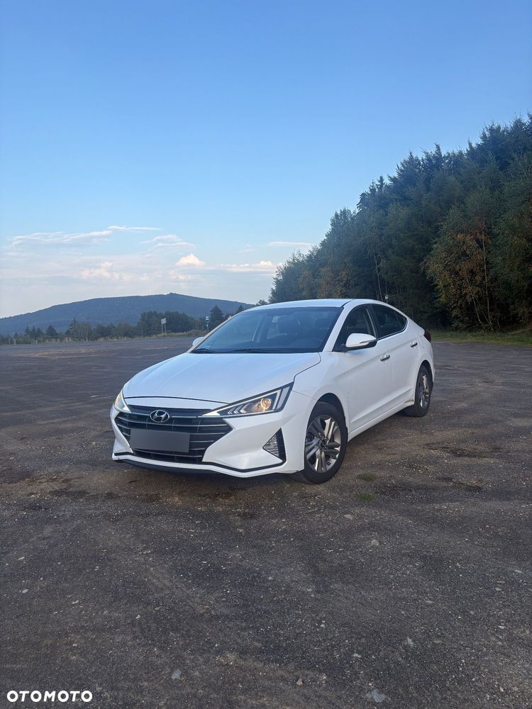 Hyundai Elantra 1.6 Comfort - 1