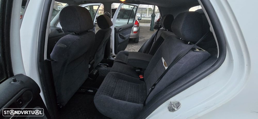 VW Golf 1.4i Confort - 12