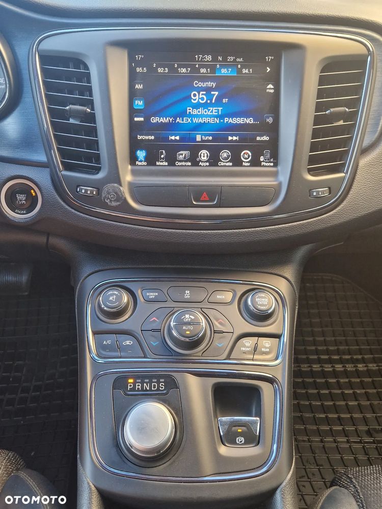 Chrysler 200 - 17