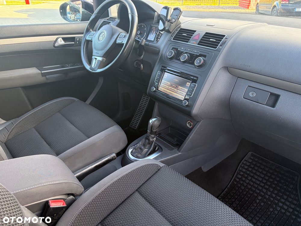 Volkswagen Touran - 18