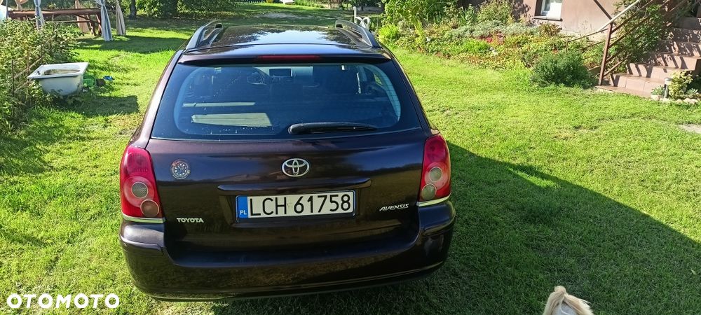 Toyota Avensis - 6