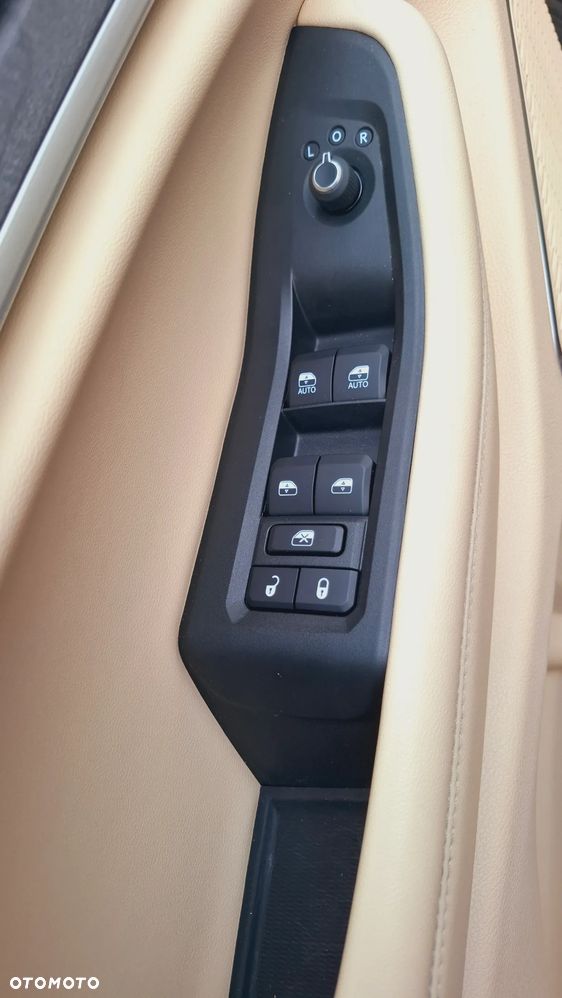Jeep Grand Cherokee - 27